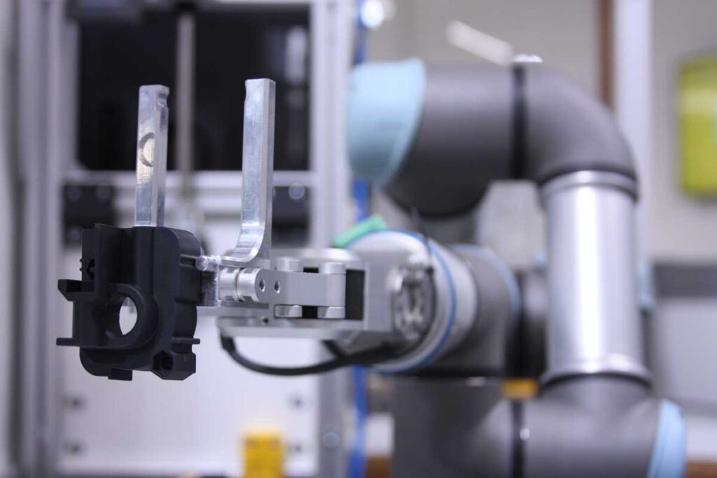 Cobot met product in gripper